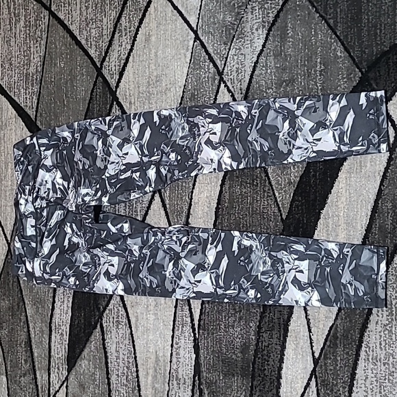 REEBOK LOGO LEGGINGS - Picture 6 of 9